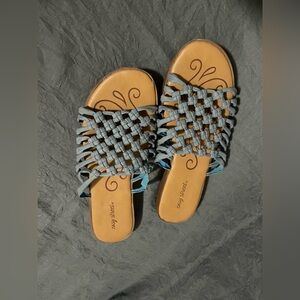 Easy Street Women's Woven Gray Sandals